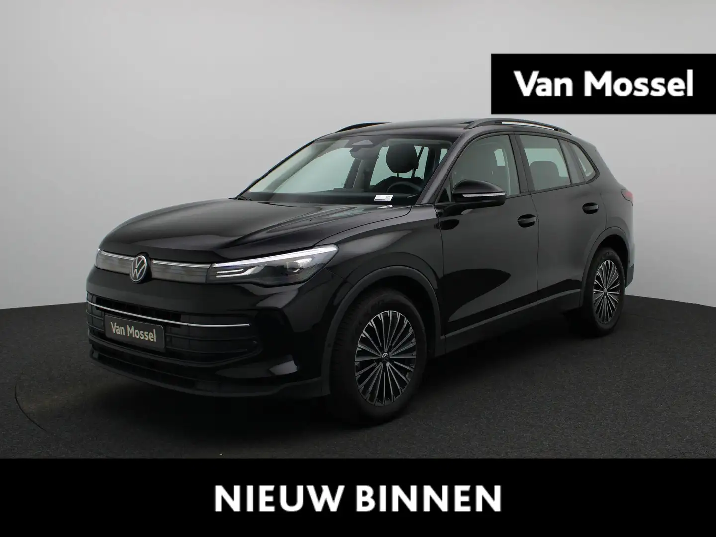 Volkswagen Tiguan 1.5 eTSI Life Edition 130 PK | Automaat | Navigati Zwart - 1