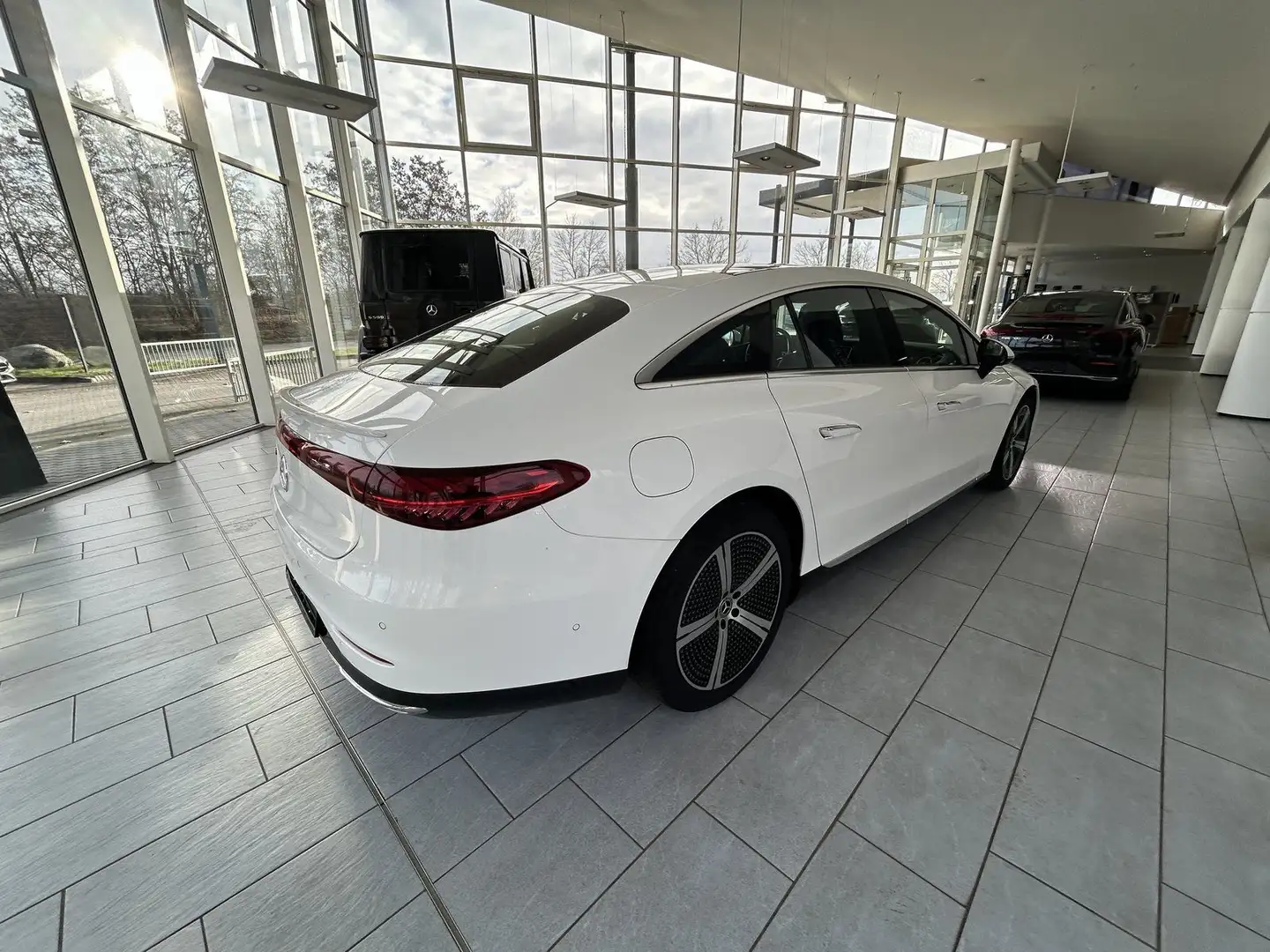 Mercedes-Benz EQS 450+/Pano/Advanced/Electric Art/Sound/URBAN Weiß - 2