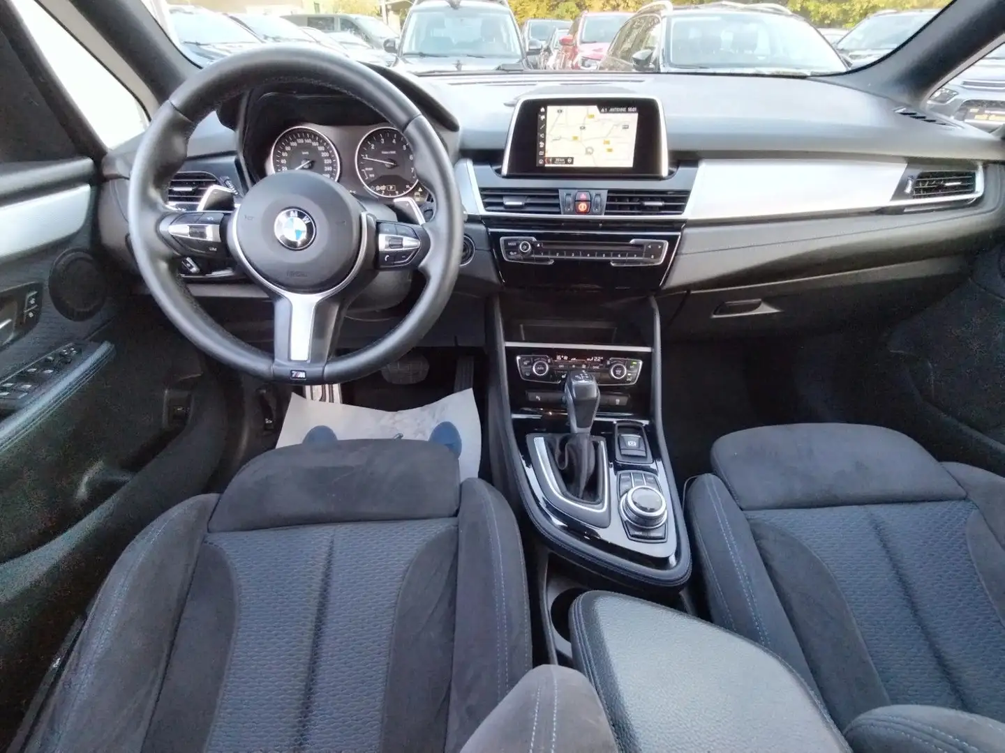 BMW 220 Active Tourer 220 i M Sport+PANO+NAVI+CAM+AHK Weiß - 2