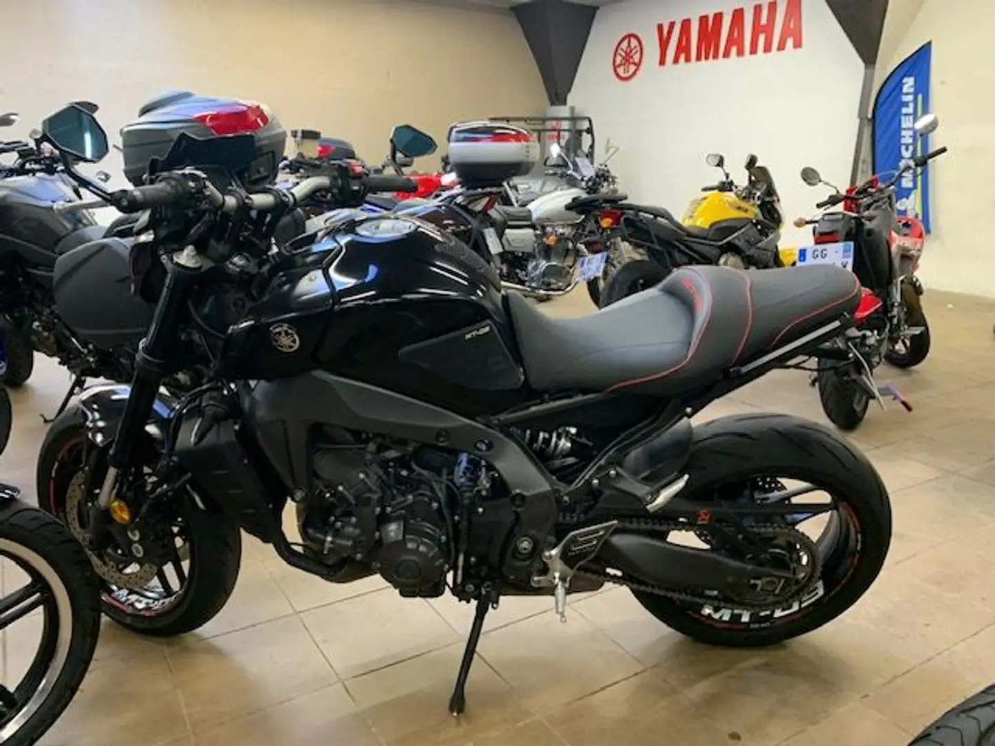Yamaha MT-09 Noir - 2