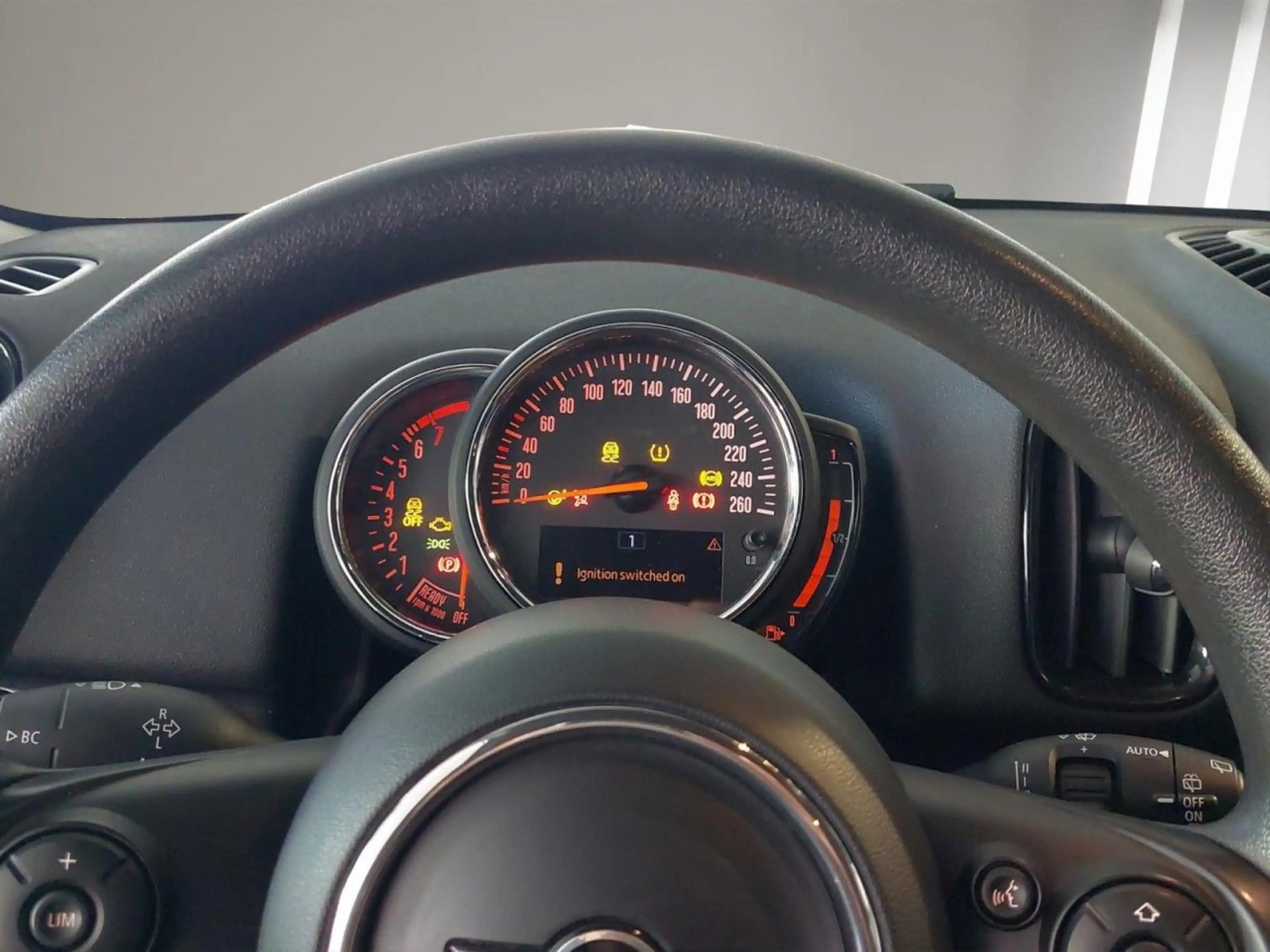 MINI One Countryman Klima Navi Rückfahrkamera Sitzheizung Fenster el. — photo 11