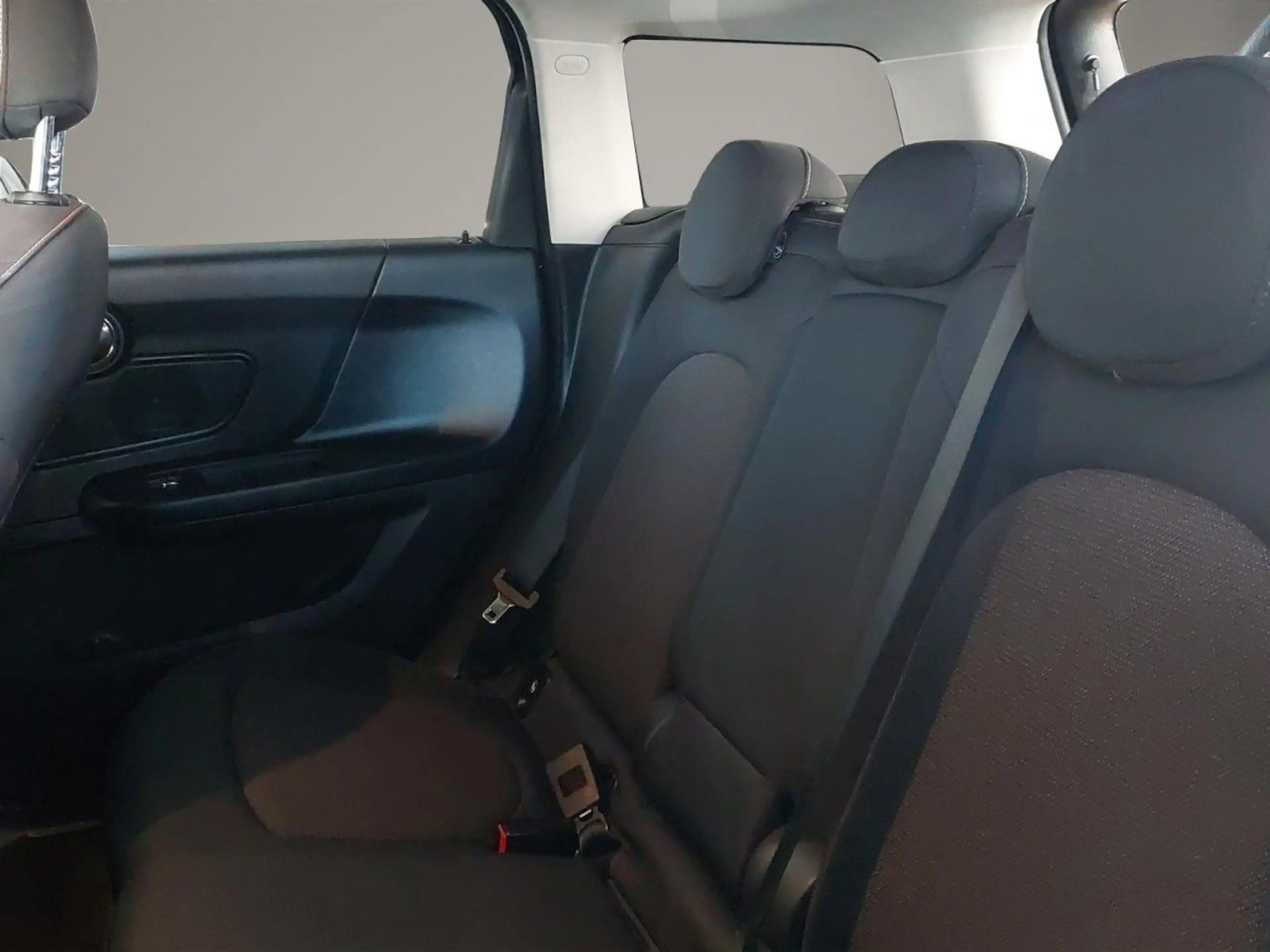 MINI One Countryman Klima Navi Rückfahrkamera Sitzheizung Fenster el. — photo 13
