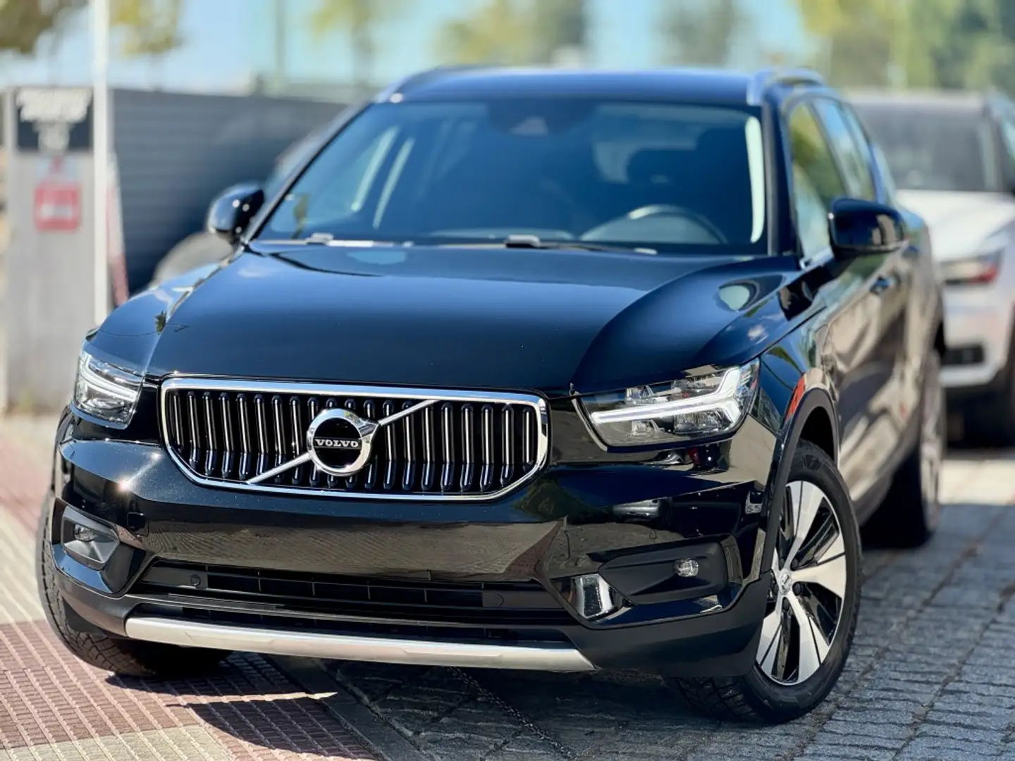 Volvo XC40 T4 Recharge Inscription Aut. Noir - 1