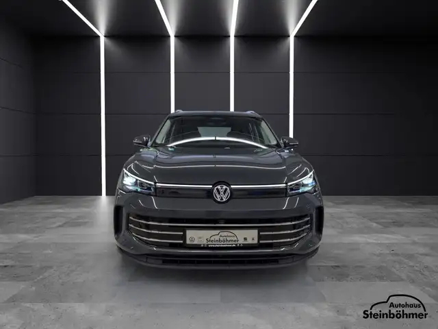 Volkswagen Tiguan view 11