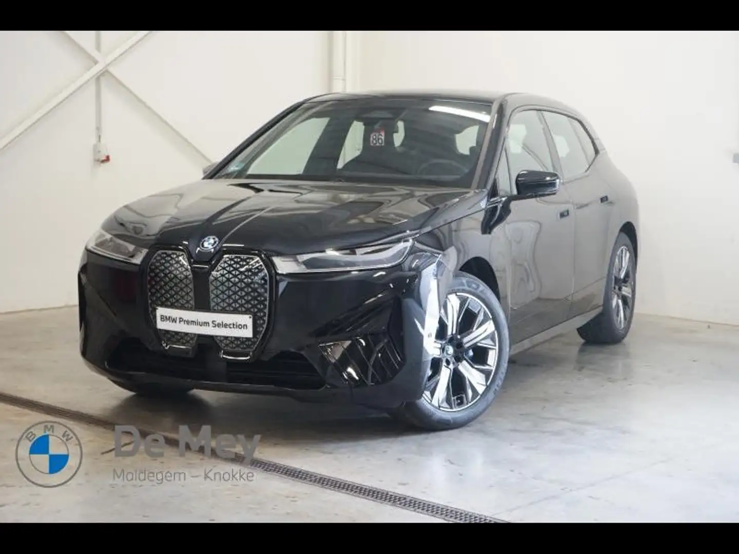 BMW iX 40e Чёрный - 1