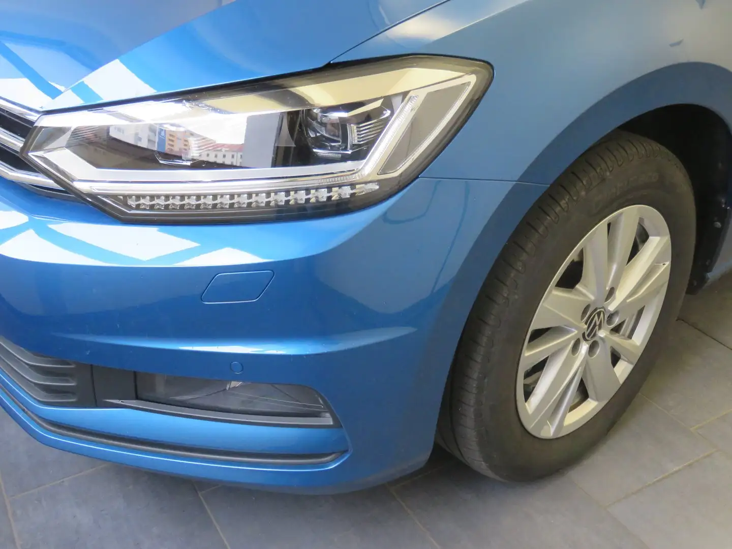Volkswagen Touran Sky TDI DSG Blau - 2