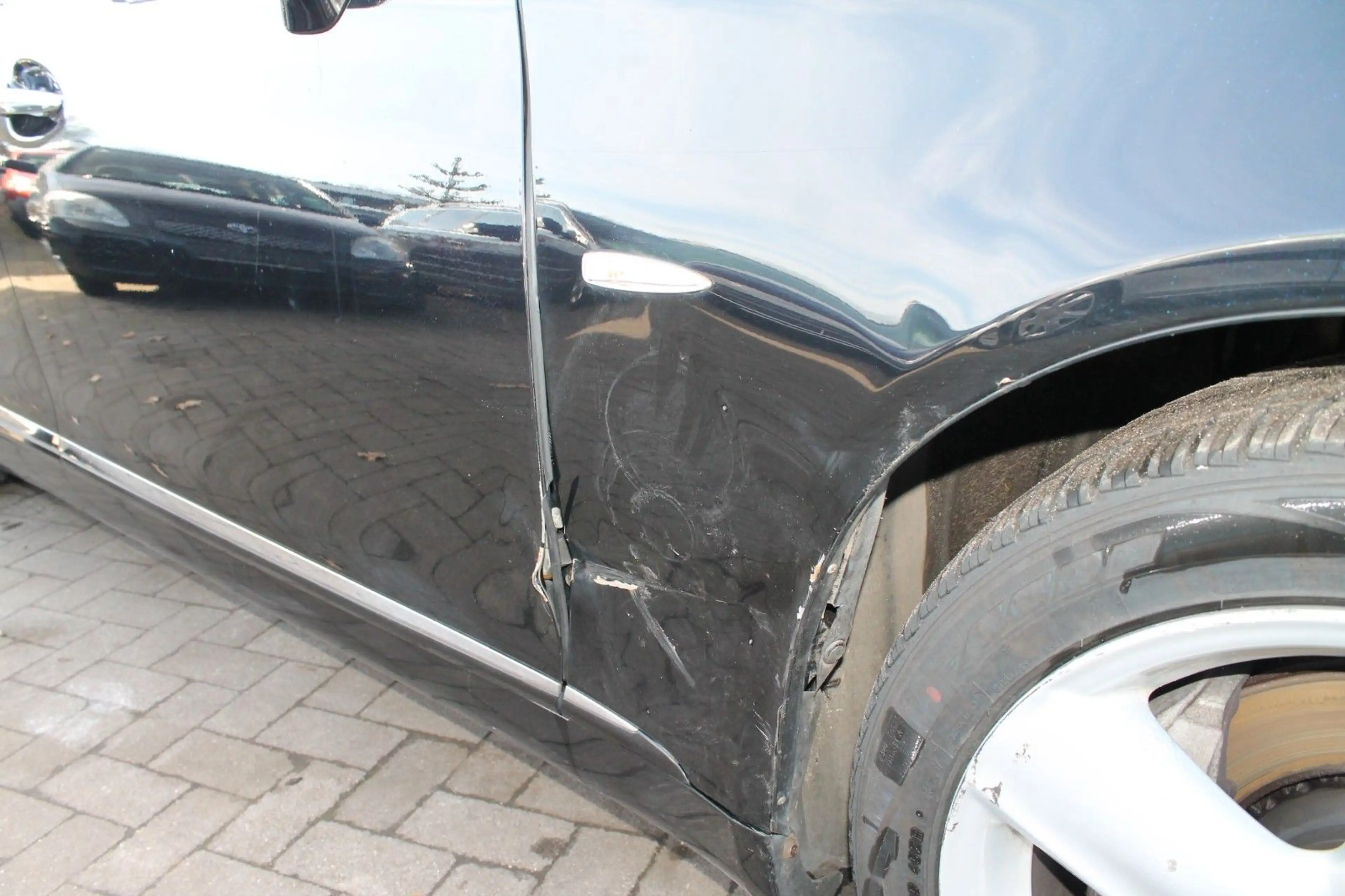 Lexus LS 600 h — photo 4
