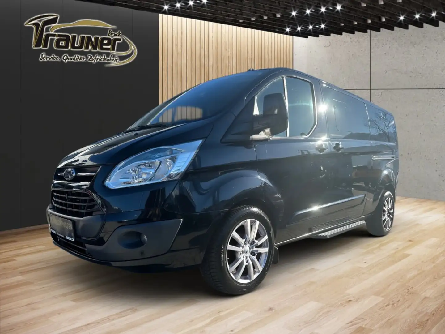 Ford Tourneo Custom 2,2 TDCi Schwarz - 1