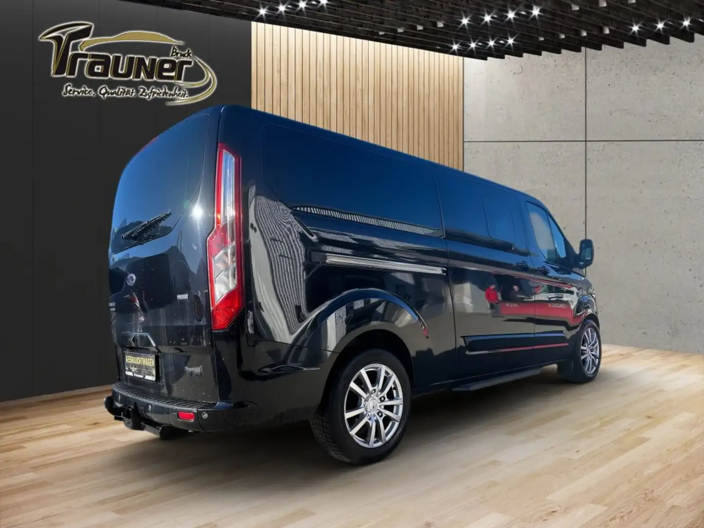 Ford Tourneo Custom 2,2 TDCi Schwarz - 2