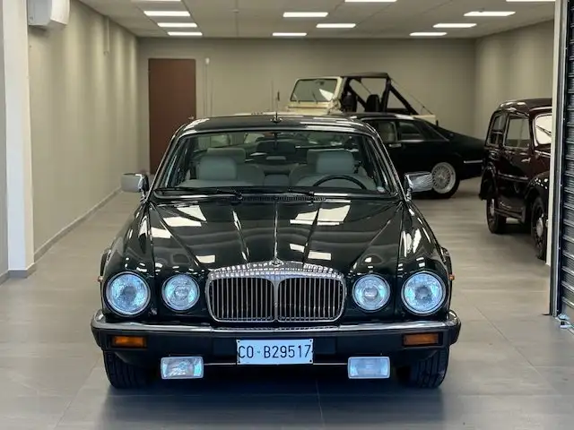 Jaguar Daimler Double  Six