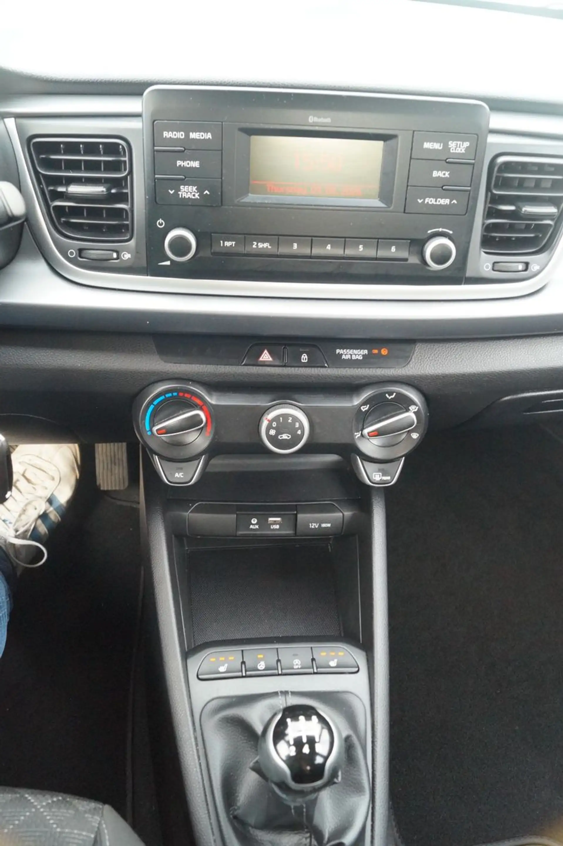 Kia Rio — photo 15