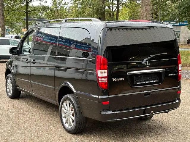 Mercedes-Benz Viano view 7