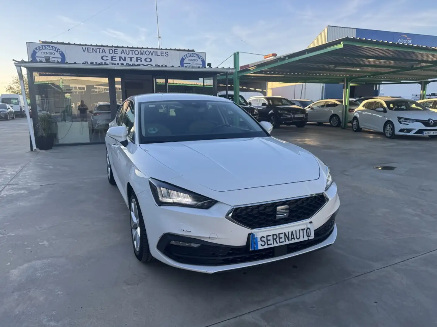 SEAT Leon 2.0TDI S&S Style 115 Weiß - 1