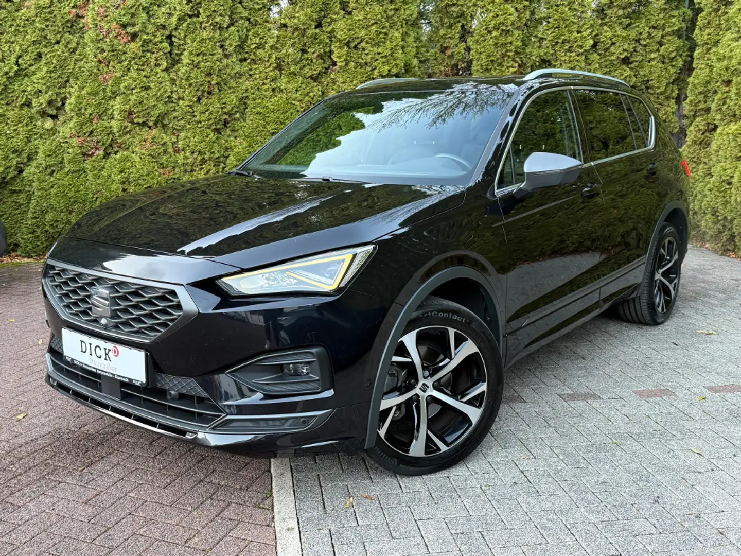 SEAT Tarraco 2.0TDI DSG FR LED+PANO+AHK+360°+ACC+AMBI Schwarz - 2