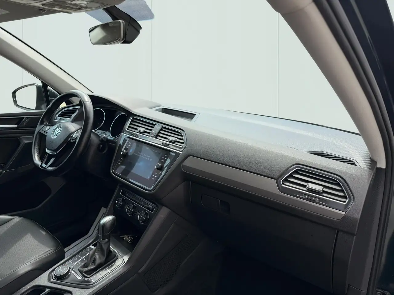 Volkswagen Tiguan снимка Volkswagen Tiguan