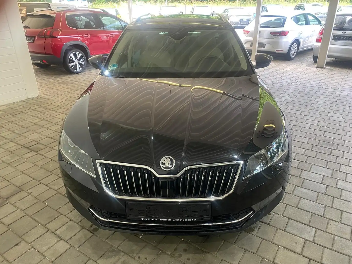 Skoda Superb Combi 2.0 TDI DSG Ambition Noir - 2