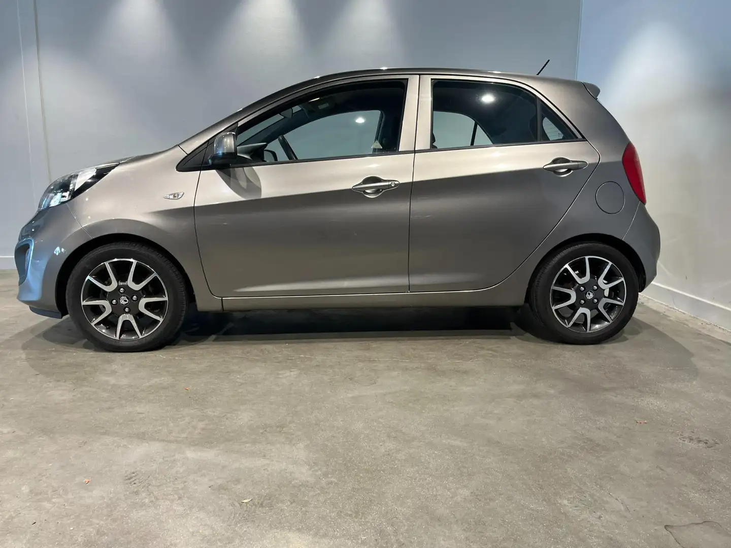 Kia Picanto 1.2 CVVT Comfort Pack Gris - 2