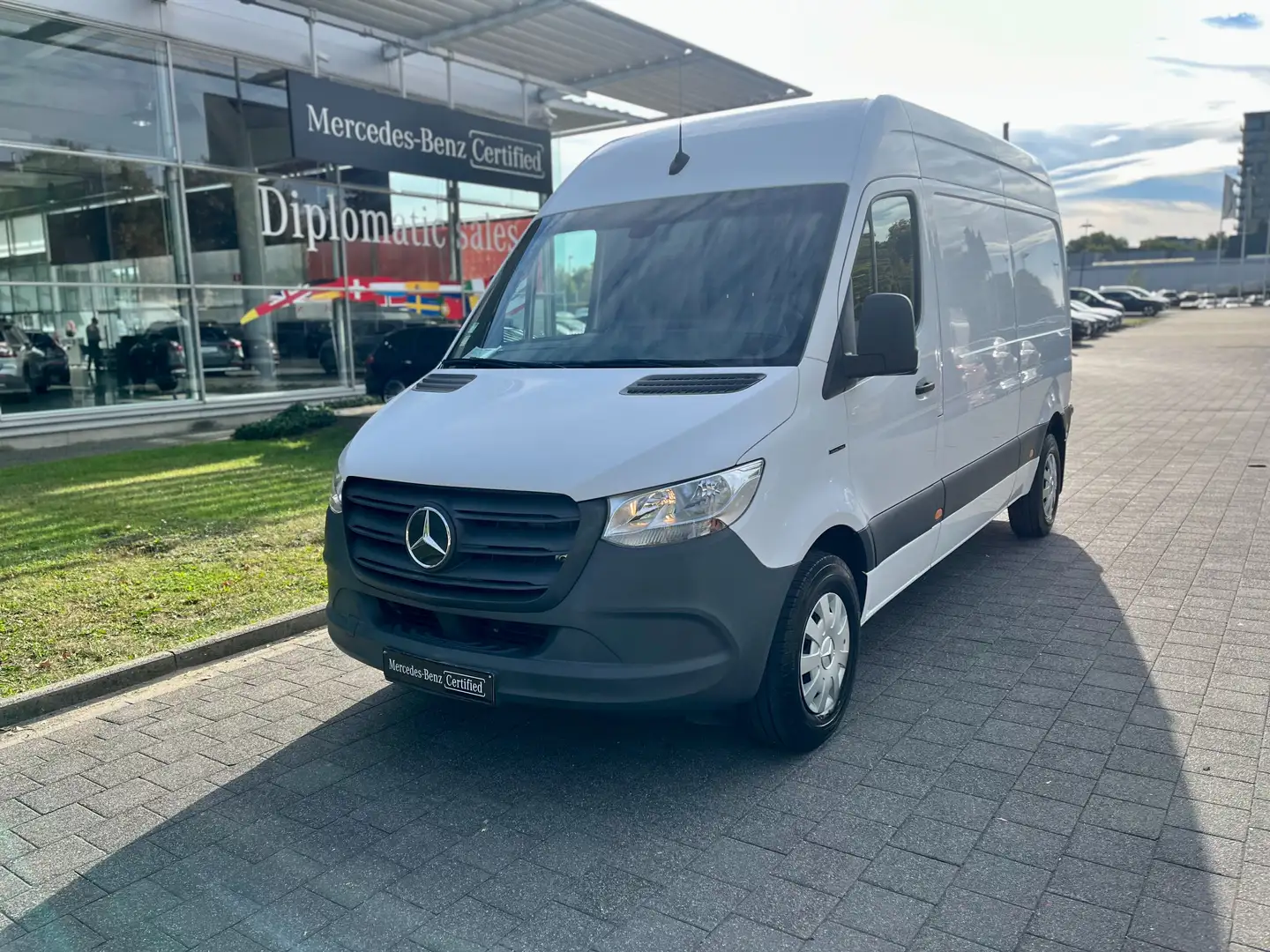 Mercedes-Benz Sprinter 35 Fourgon 47 kWh L2H3 E-Sprinter Blanc - 1