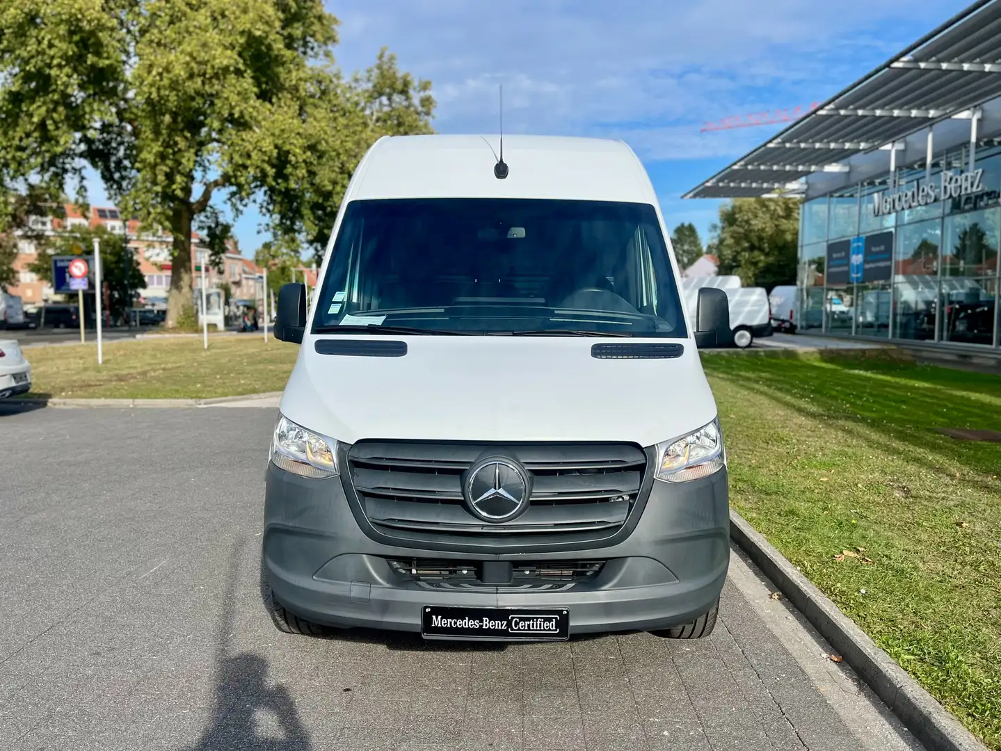 Mercedes-Benz Sprinter 35 Fourgon 47 kWh L2H3 E-Sprinter Blanc - 2