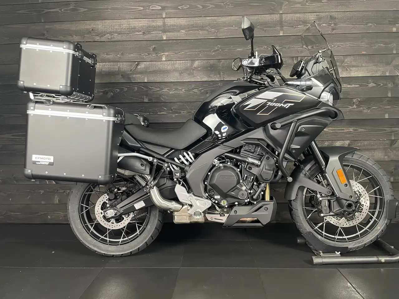 Cfmoto 700 MT