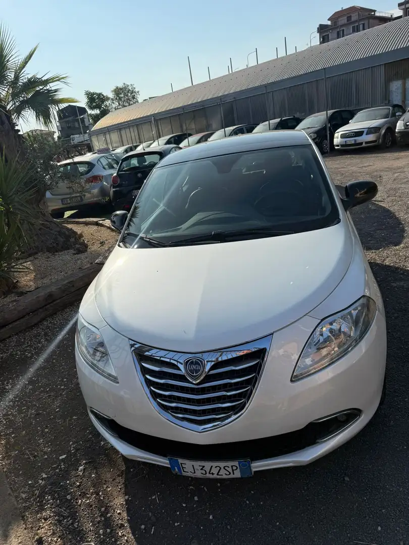 Lancia Ypsilon Ypsilon 1.3 mjt Bianco - 1