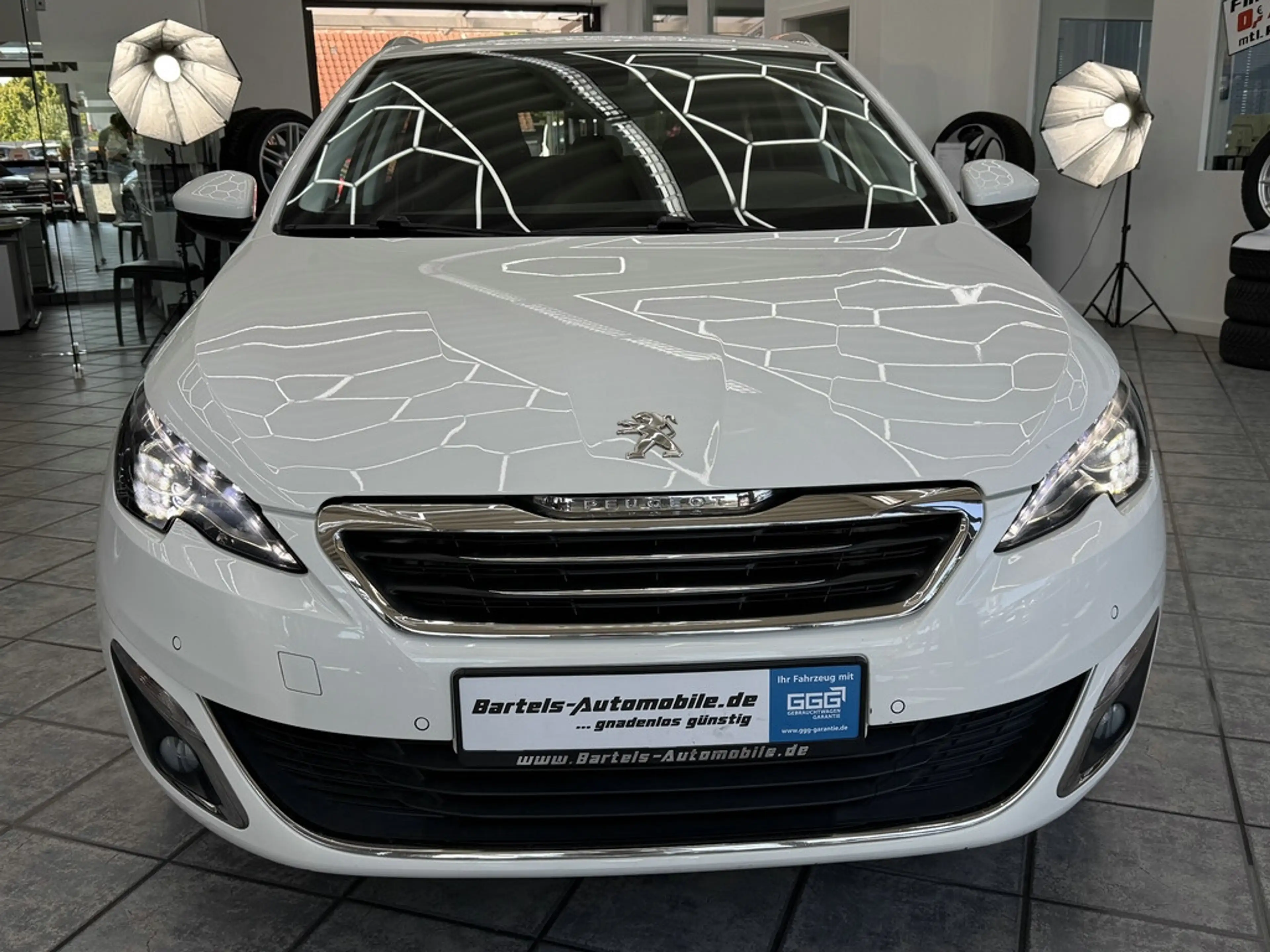 Peugeot 308 SW 2.0 Blue-HDI 150 Allure, Zahnriemen neu! — photo 2