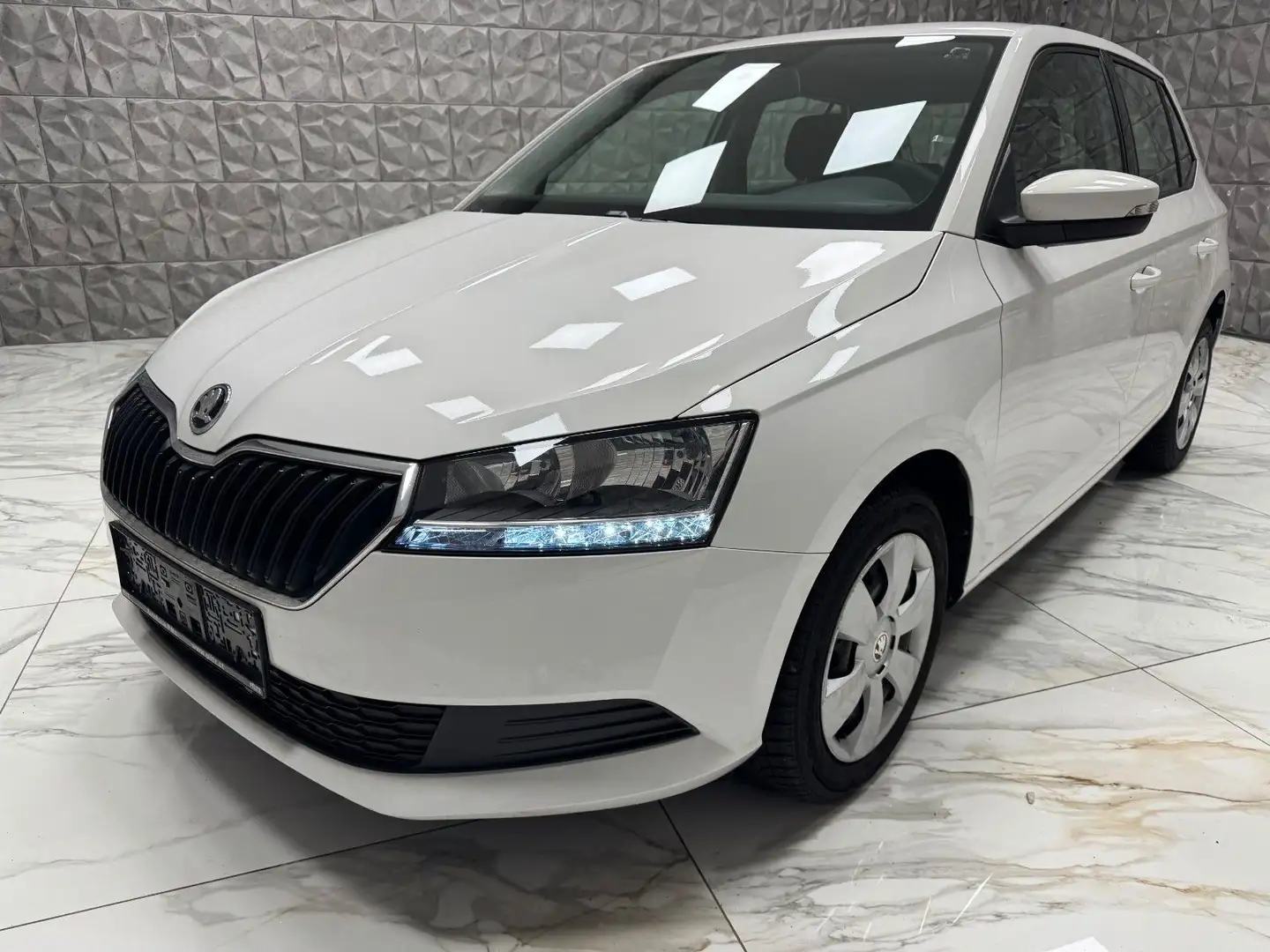 Skoda Fabia Active ** Voll Fahrbereit  ** Weiß - 1