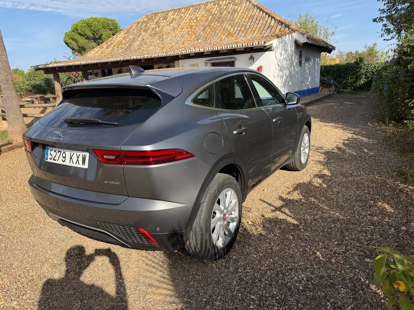 Jaguar E-Pace E-Pace 2.0D I4 R-Dynamic Base AWD 150 R-Dynamic Base Gris - 2