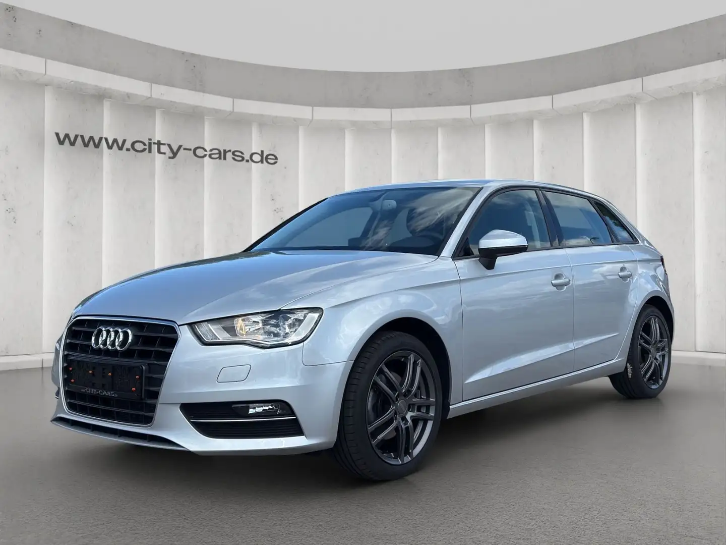 Audi A3 Sportback attraction*Navigation*Tempomat Silber - 1