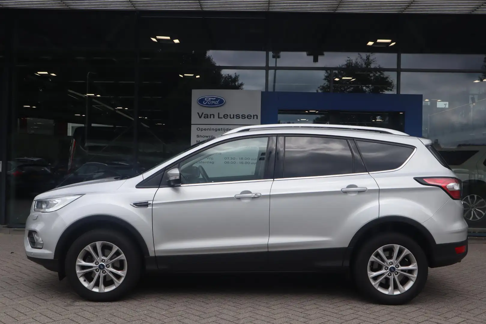 Ford Kuga 150PK TITANIUM APPLE/ANDROID WINTERPACK PARK-SENSO Grijs - 2