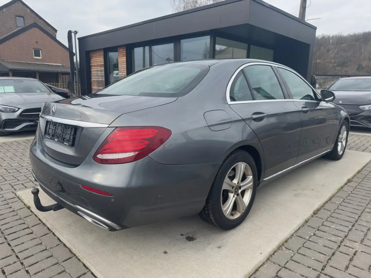Mercedes-Benz E 200 d Berline Avantgarde Gris - 2