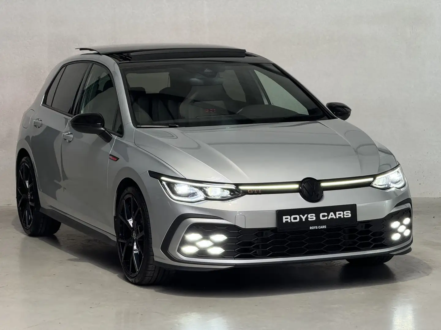 Volkswagen Golf GTI NEW CONDITION - PANO/CAMERA/IQ LIGHT/ACC/APPCON Zilver - 1