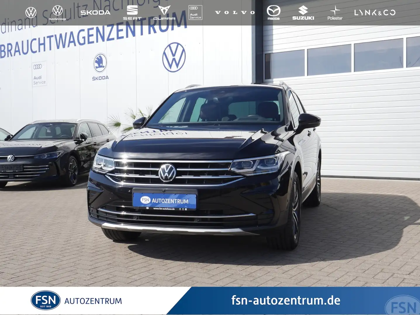 Volkswagen Tiguan 2.0 TDI Elegance 4M DSG AHK NAVI ACC AREAVIEW LED Noir - 1