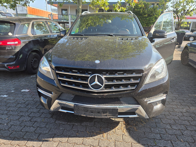 Mercedes-Benz ML 350 ML 350 CDI BlueTec 4Matic Edition 1 (166.024)