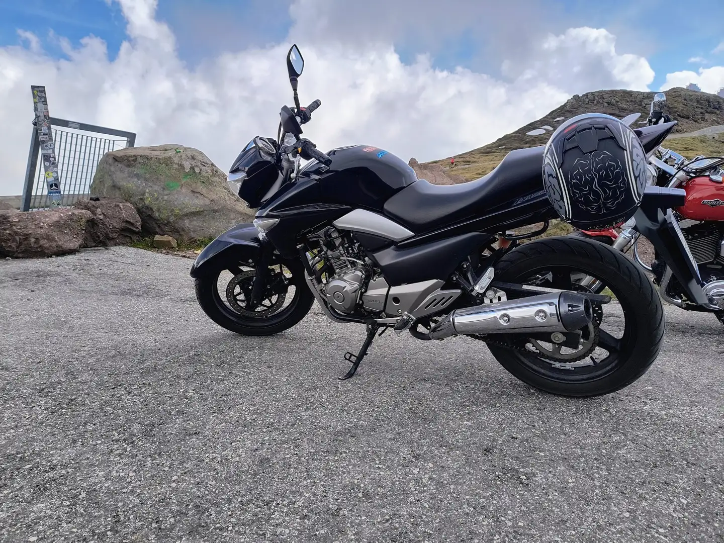 Suzuki Inazuma 250 Noir - 1