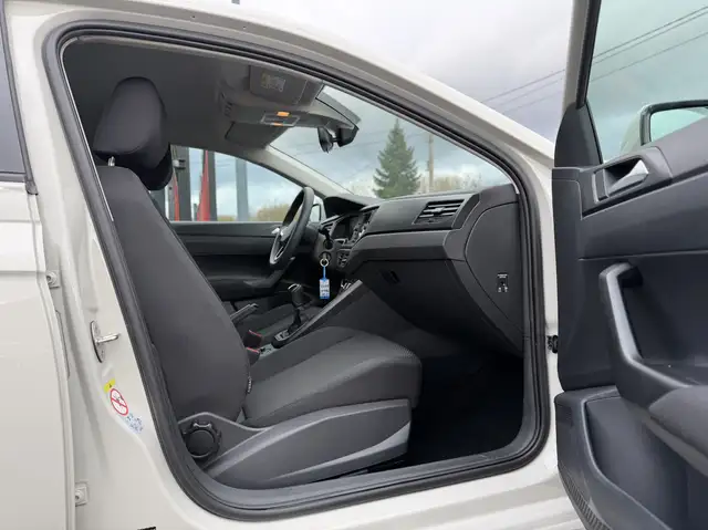 Volkswagen Polo view 10