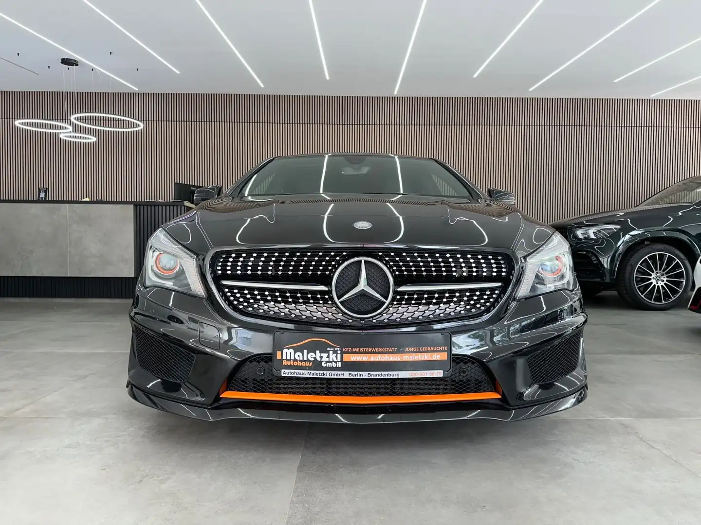 Mercedes-Benz CLA 200 Shooting Brake OrangeArt AMG*Totwinkel* Negru - 2