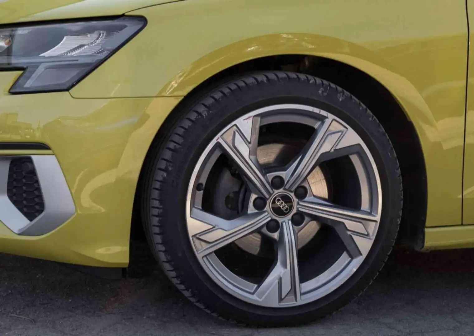 Audi A3 SportBack  30 TFSI 1.0  S line edition *gialla Giallo - 1