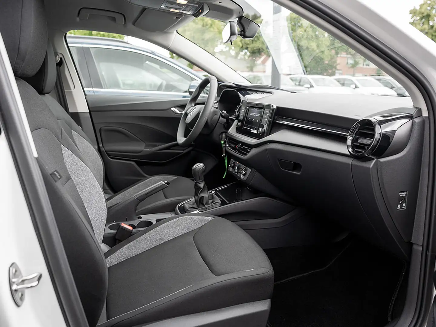 Skoda Fabia 1.0 MPI Active SHZ SMARTLINK BT DAB+ KL Blanc - 2