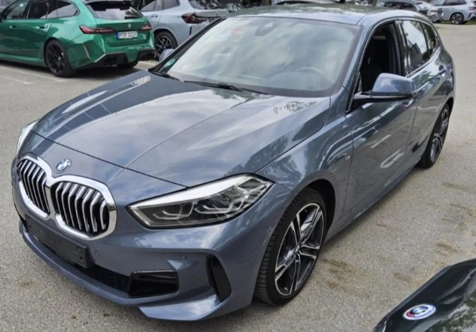 BMW 118 i M Paket LivePR LED Hifi DAB Kamera Fern 18 Grau - 1
