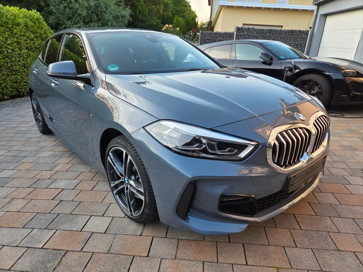 BMW 118 i M Paket LivePR LED Hifi DAB Kamera Fern 18 Gris - 1