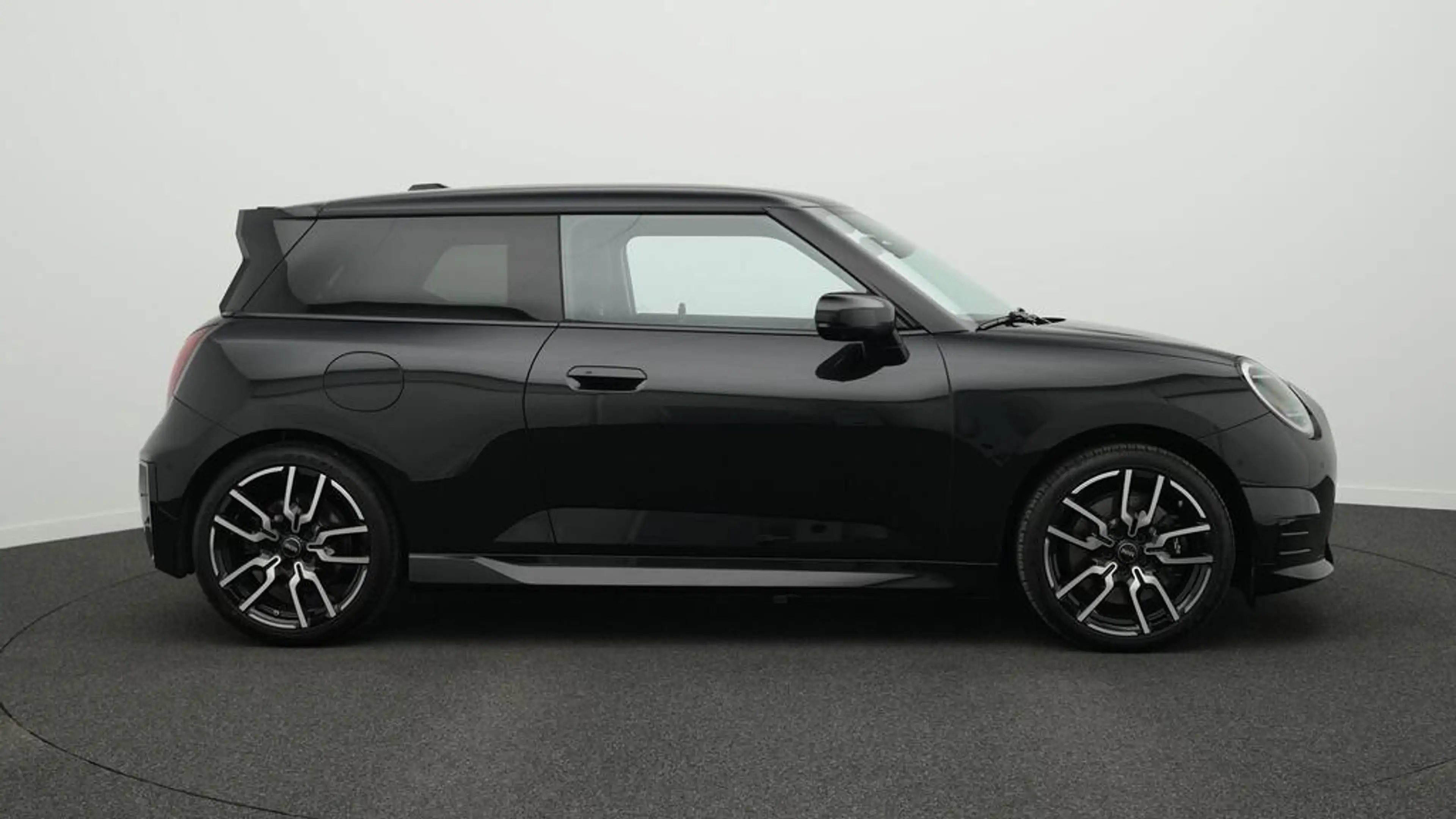 MINI Cooper SE John Cooper Works Trim — photo 2