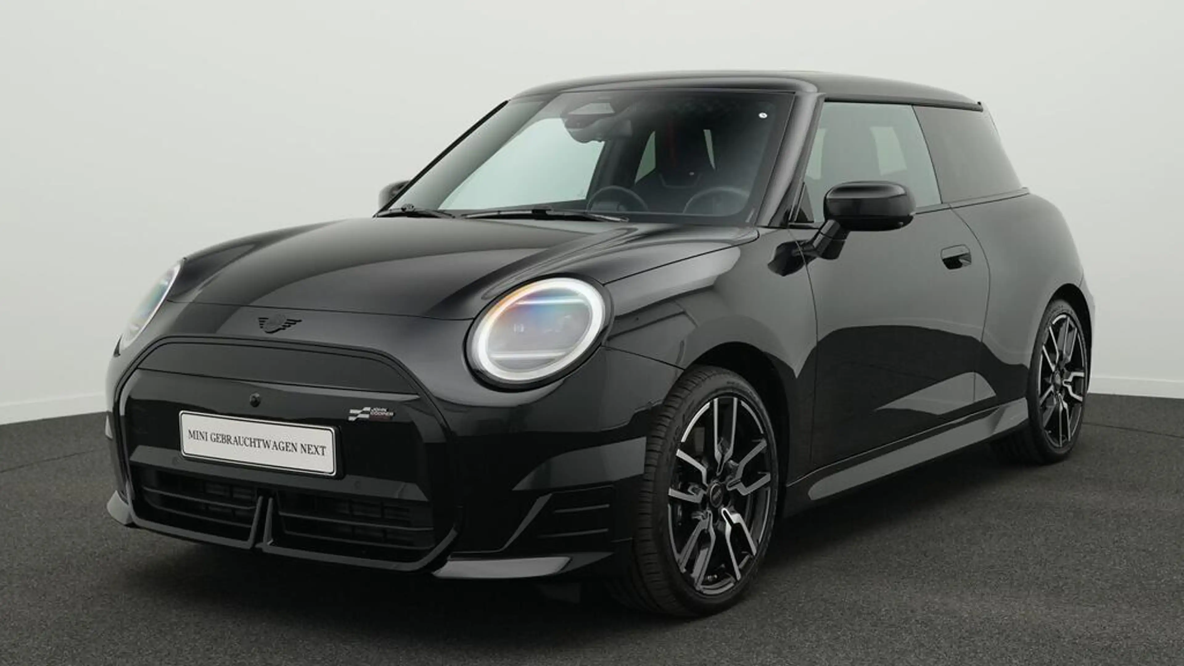 MINI Cooper SE John Cooper Works Trim