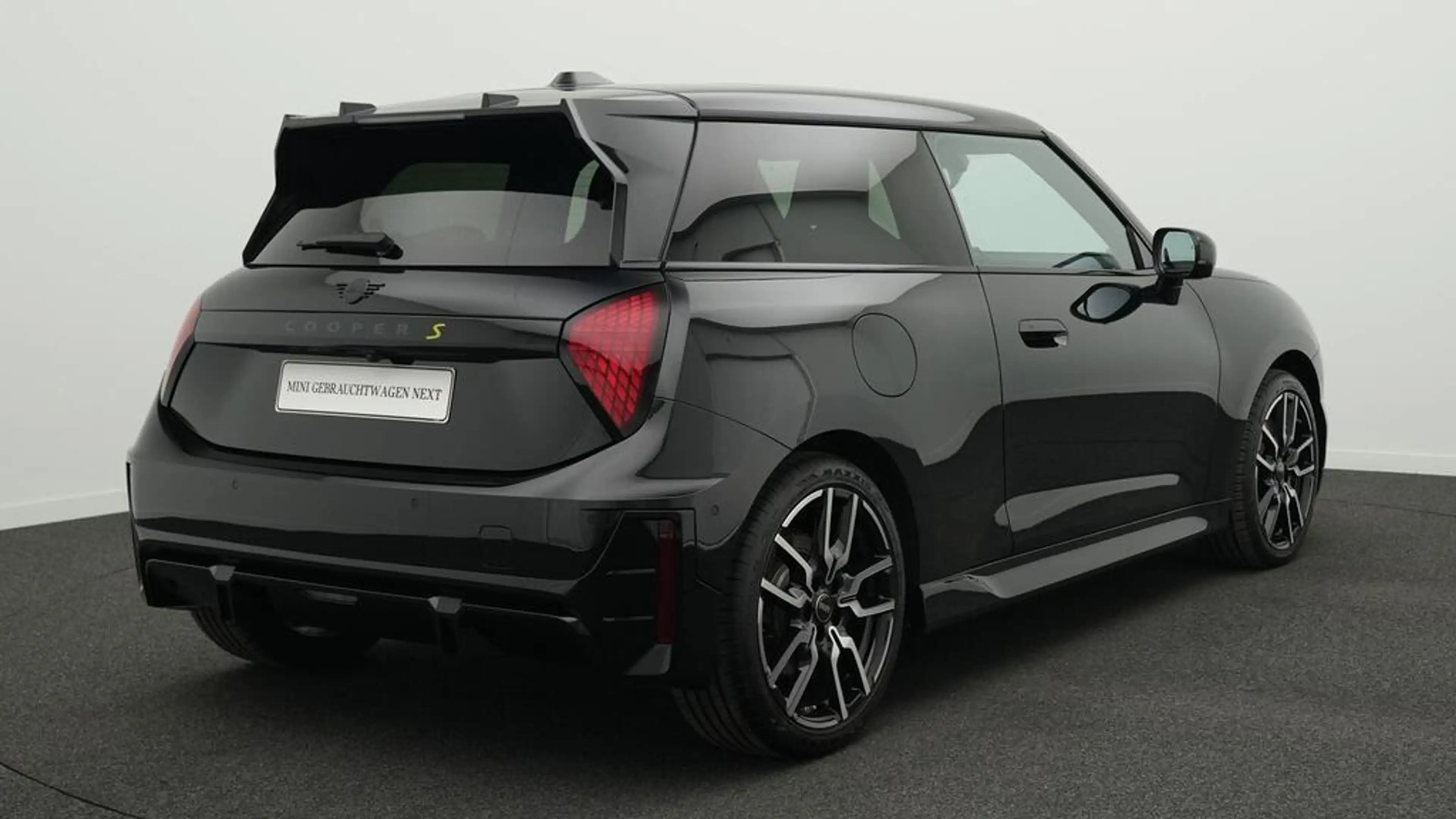 MINI Cooper SE John Cooper Works Trim — photo 4