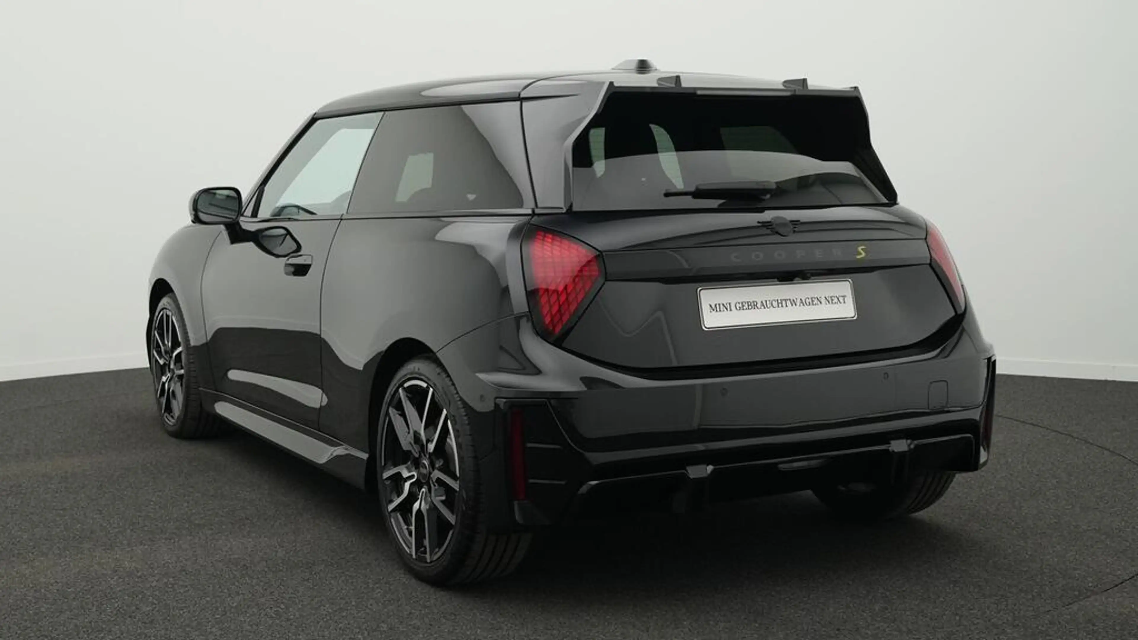 MINI Cooper SE John Cooper Works Trim — photo 6