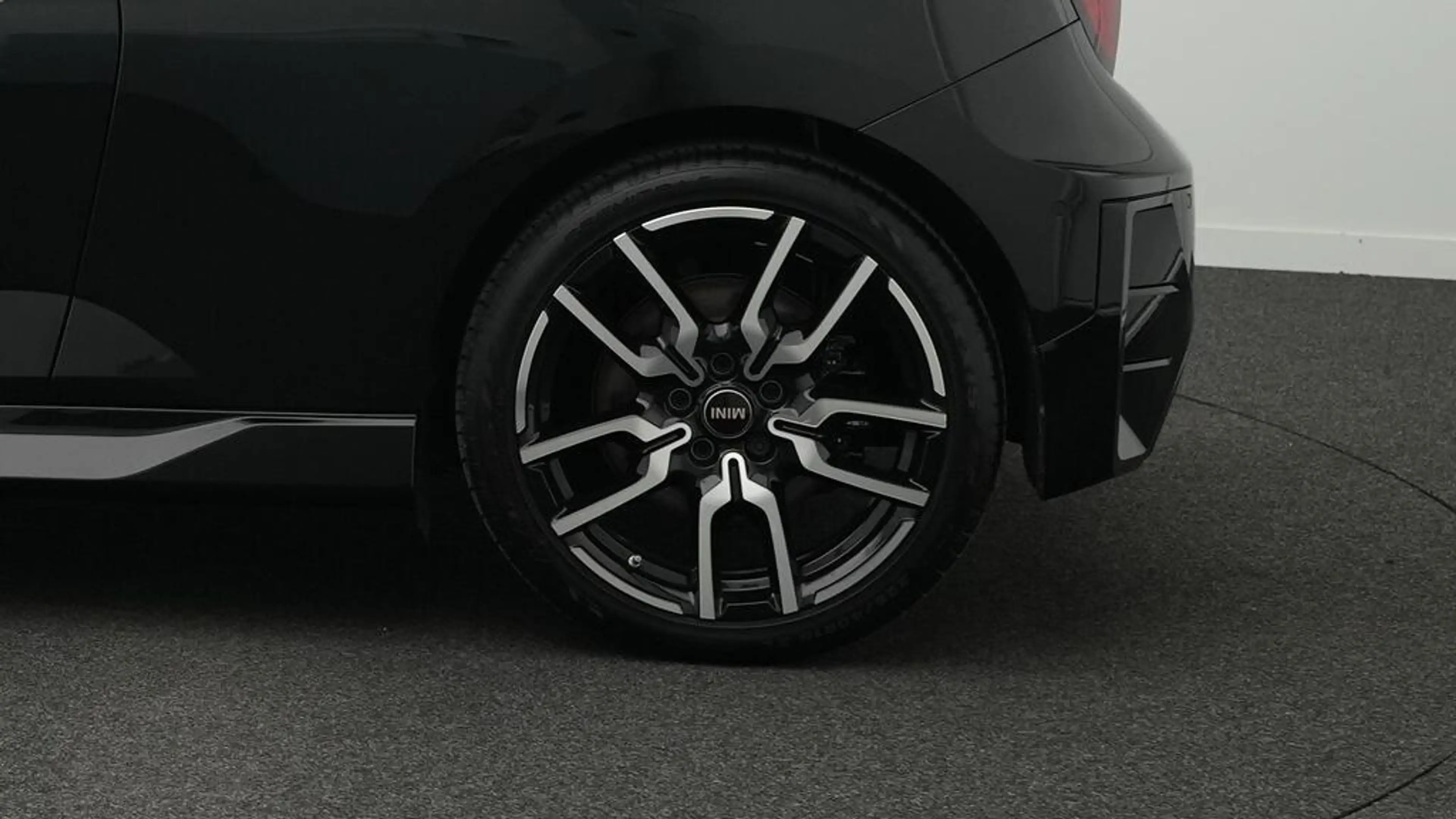 MINI Cooper SE John Cooper Works Trim — photo 11