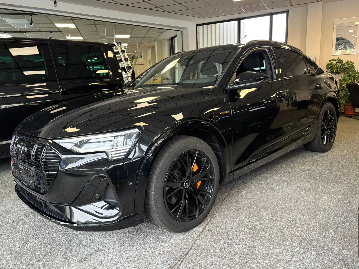 Audi e-tron 55 quattro S line Sportback Black Edition Schwarz - 2