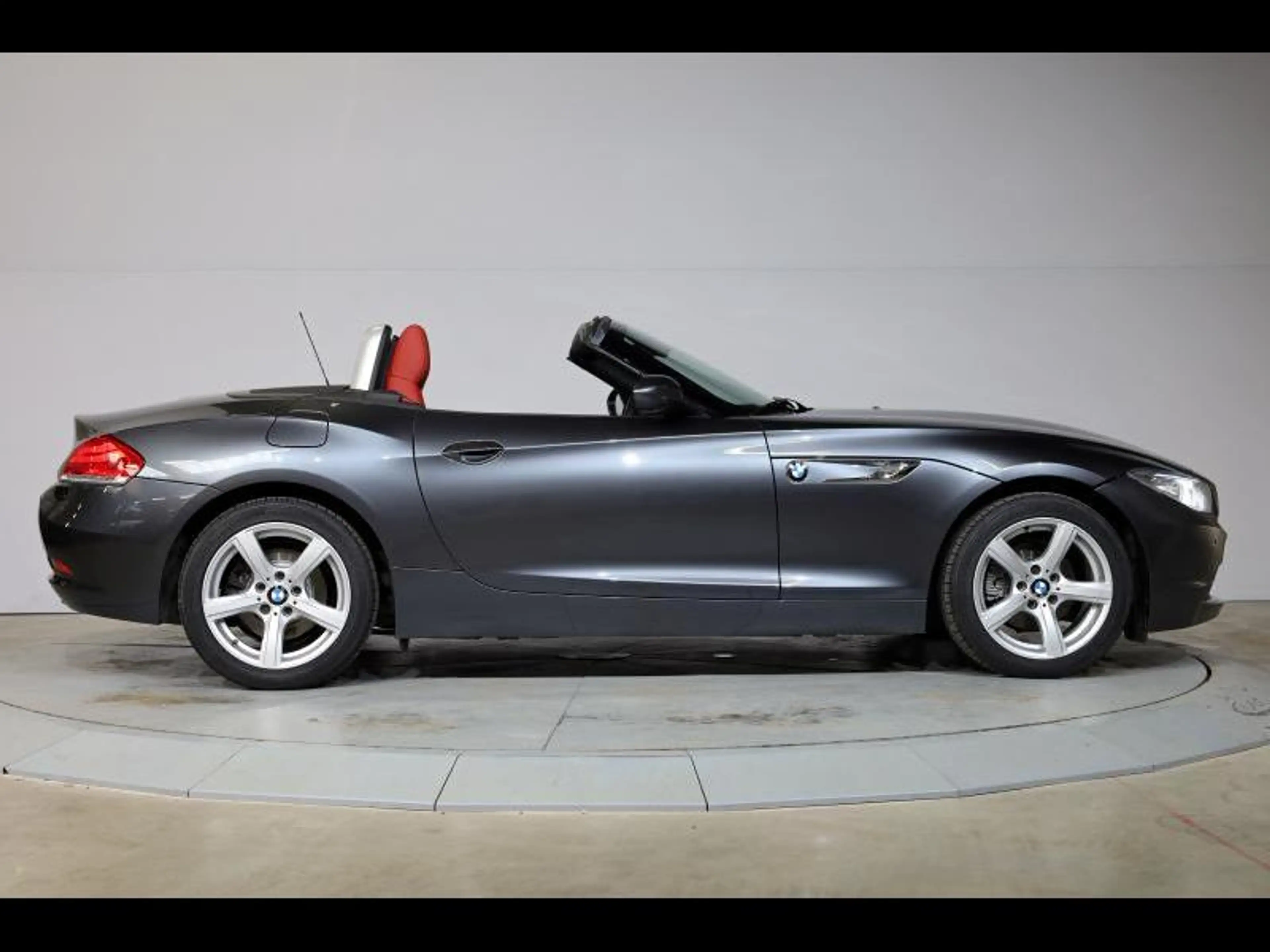 BMW Z4 sDrive20i — photo 3