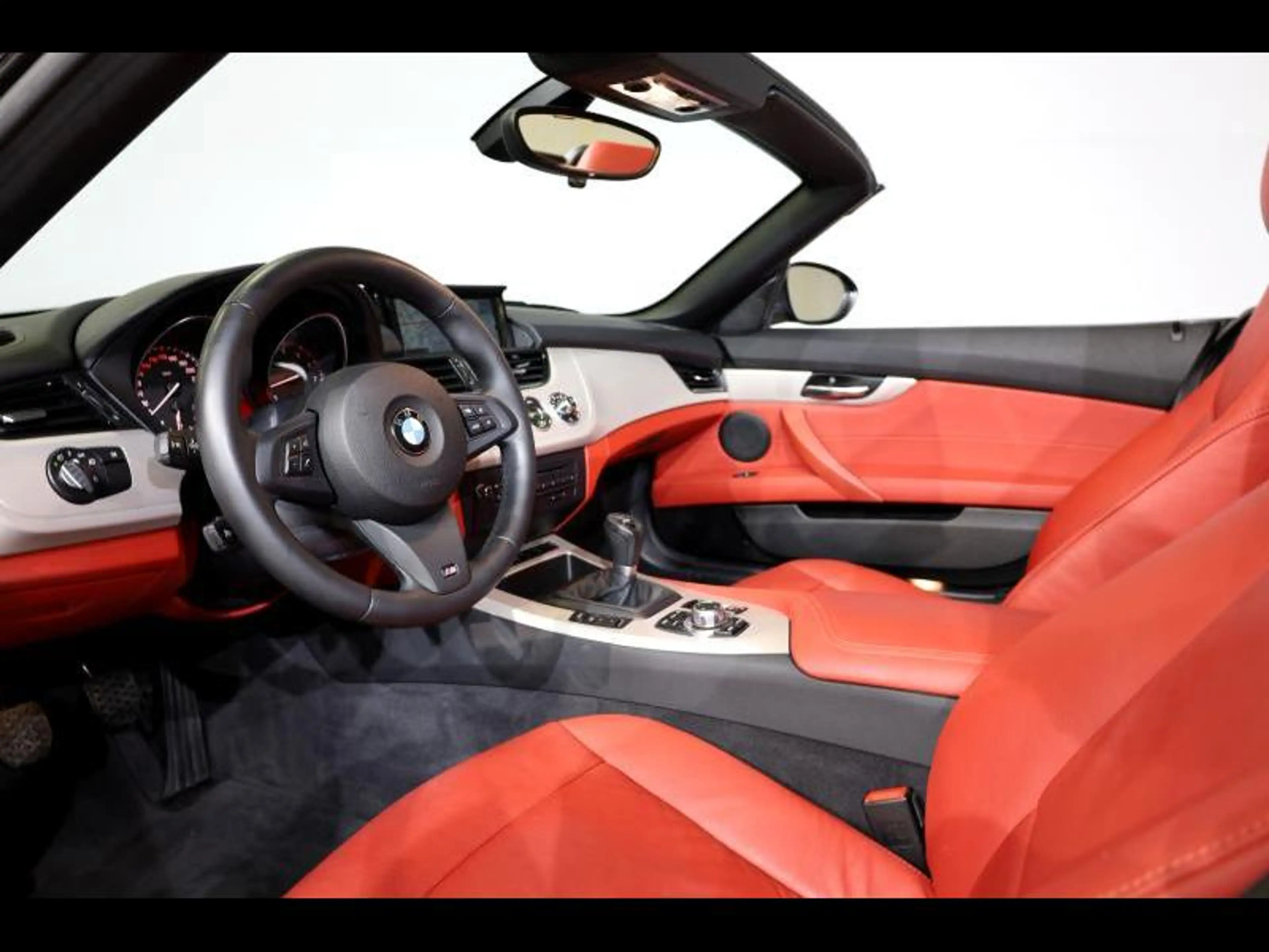 BMW Z4 sDrive20i — photo 6