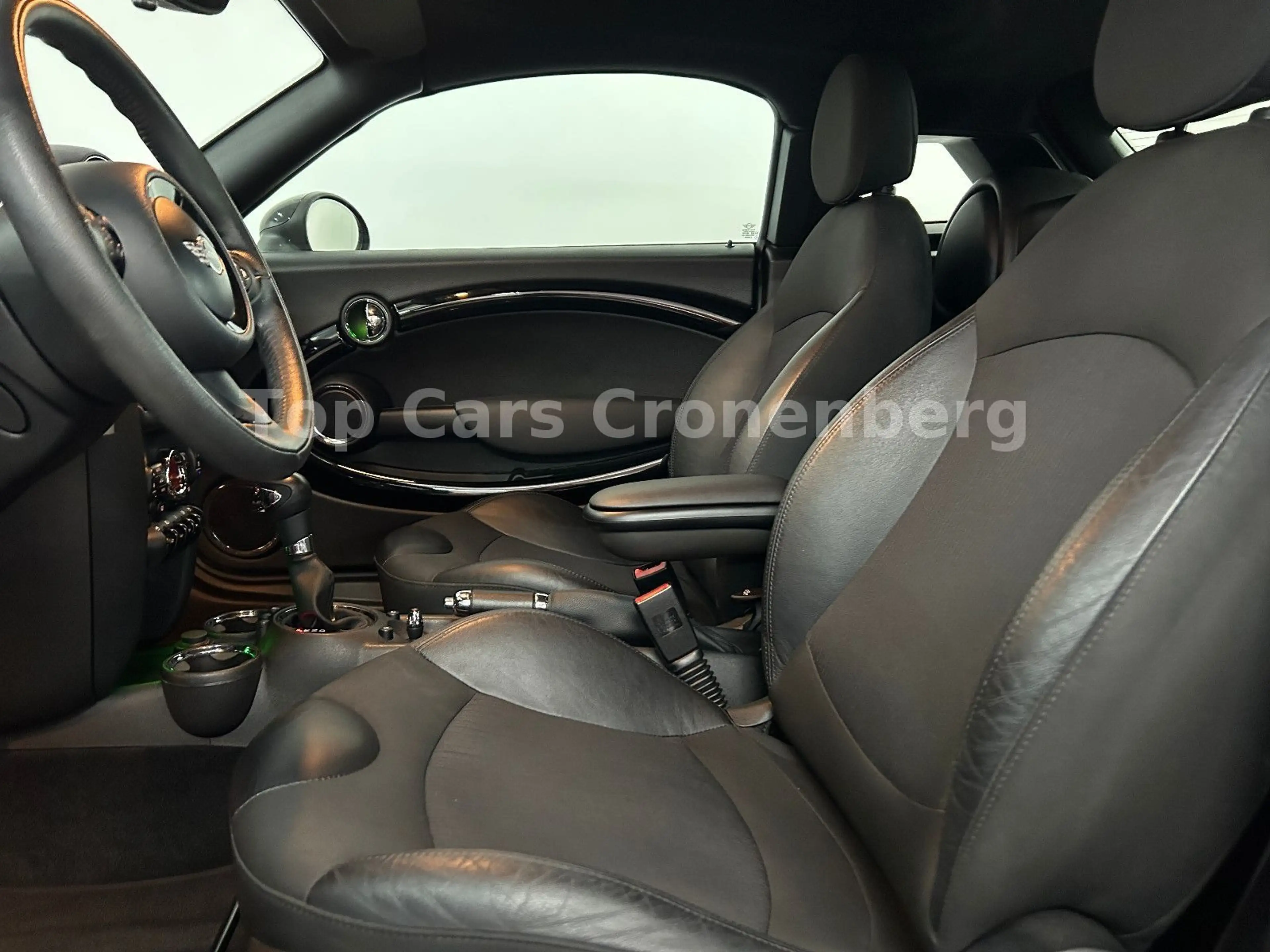 MINI Cooper Coupe 1.6*Automatik*Leder*Bi-Xenon*Navi* — photo 5
